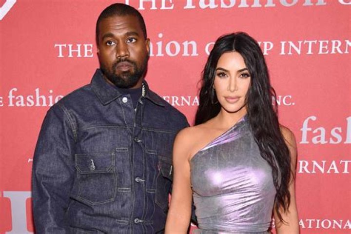 
DUE TO RAPPER’S “BEHAVIOR,” FANS THINK KIM AND KANYE ARE BACK TOGETHER. 
