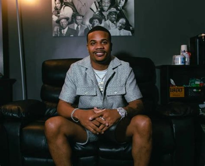 Dyon Brooks (Comedian) - Age, Birthday, Bio, Facts, Family, Net Worth, Height & More