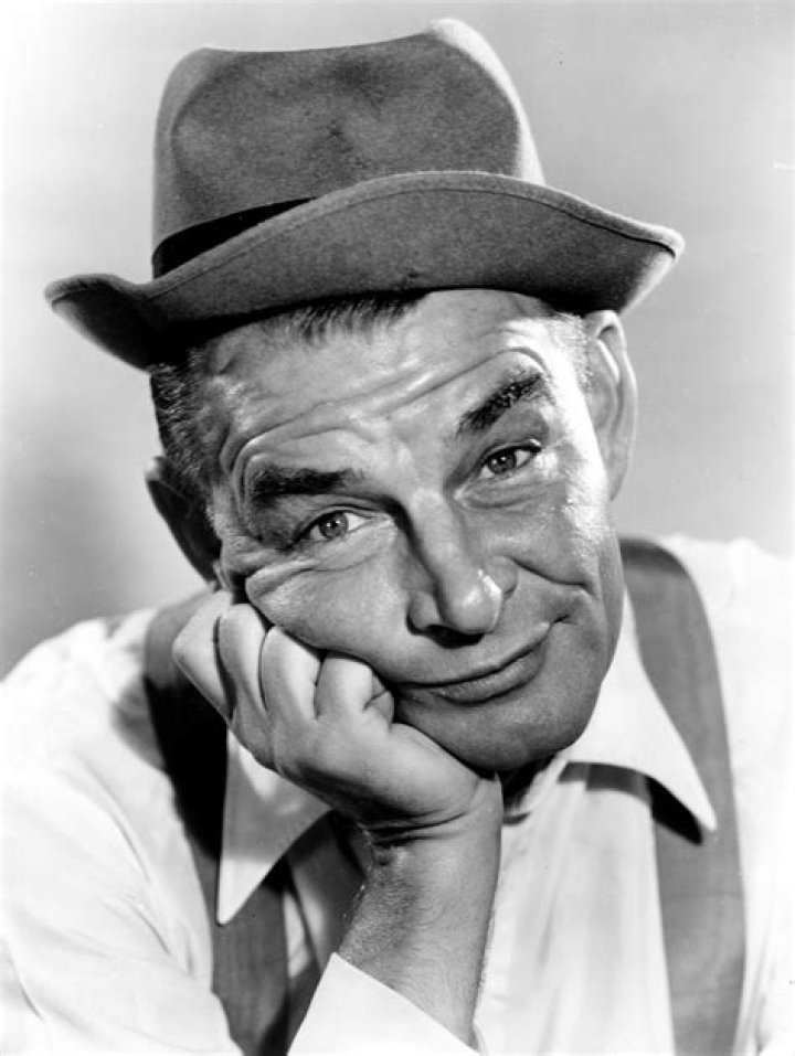 Ed Gardner Biography, Age, Height, Wife, Net Worth, Family