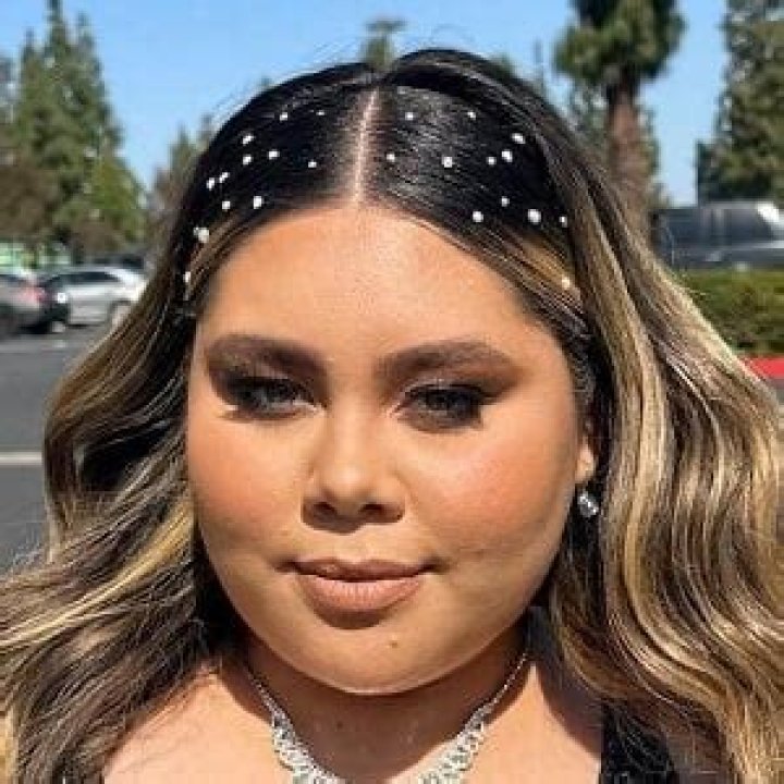 Edith Cuevas (YouTube Star) - Age, Birthday, Bio, Facts, Family, Net Worth, Height & More
