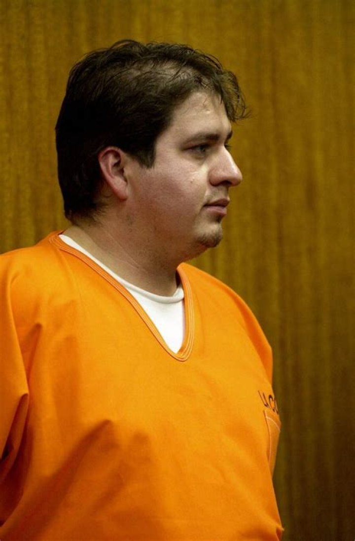 Efren Saldivar (Criminal) - Age, Birthday, Bio, Facts, Family, Net Worth, Height & More