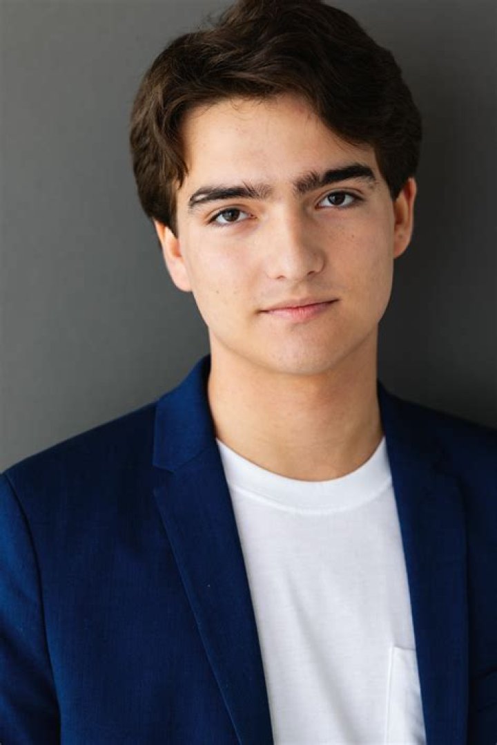Elias Harger (TV Actor) - Age, Birthday, Bio, Facts, Family, Net Worth, Height & More