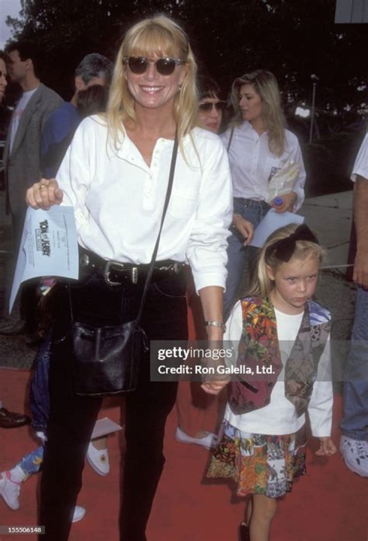 Elizabeth Collector Biography, Age, Height, Husband, Net Worth, Family