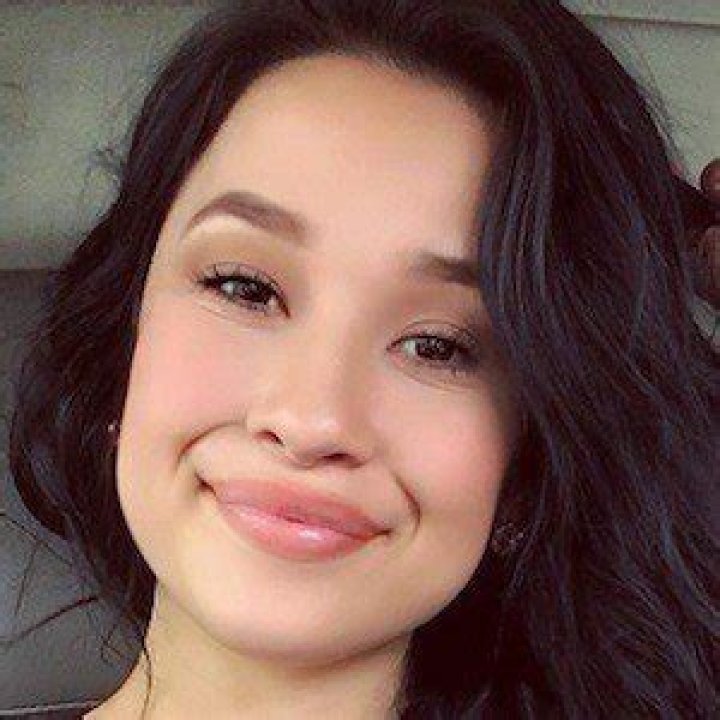 Elizabeth Pelayo (Instagram Star) - Age, Birthday, Bio, Facts, Family, Net Worth, Height & More