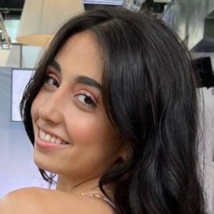 Elle Ray (TikTok Star) - Age, Birthday, Bio, Facts, Family, Net Worth, Height & More