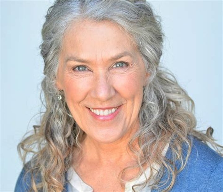 Ellen Karsten (TV Actress) - Age, Birthday, Bio, Facts, Family, Net Worth, Height & More