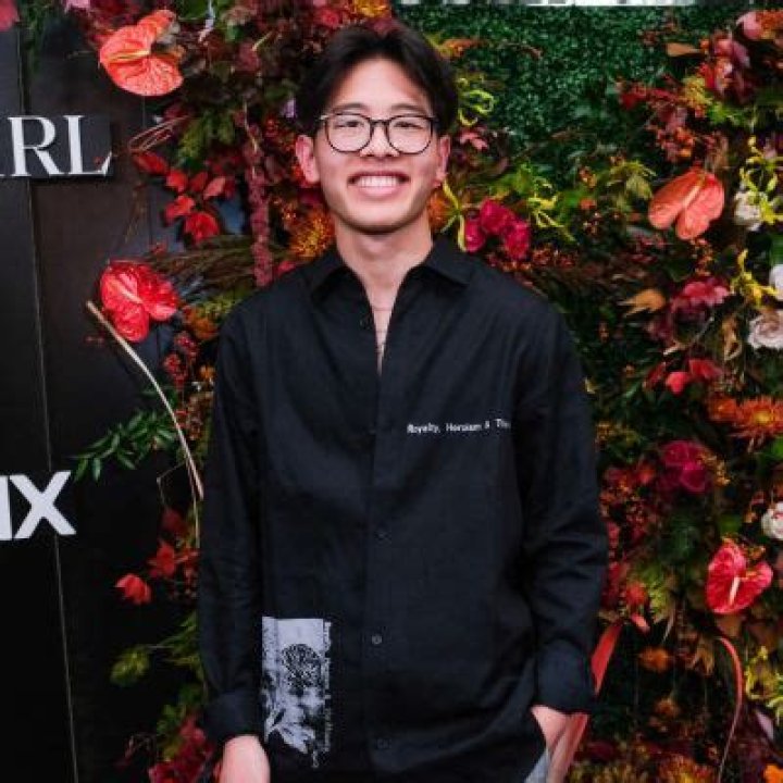 Elliot Choy (YouTube Star) - Age, Birthday, Bio, Facts, Family, Net Worth, Height & More