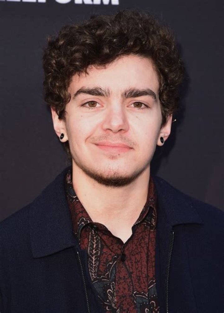 Elliot Fletcher Biography, Age, Height, Wife, Net Worth, Family