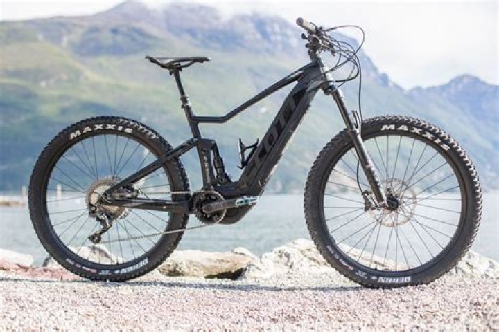 Em Scott (Tattoo Artist) - Age, Birthday, Bio, Facts, Family, Net Worth, Height & More