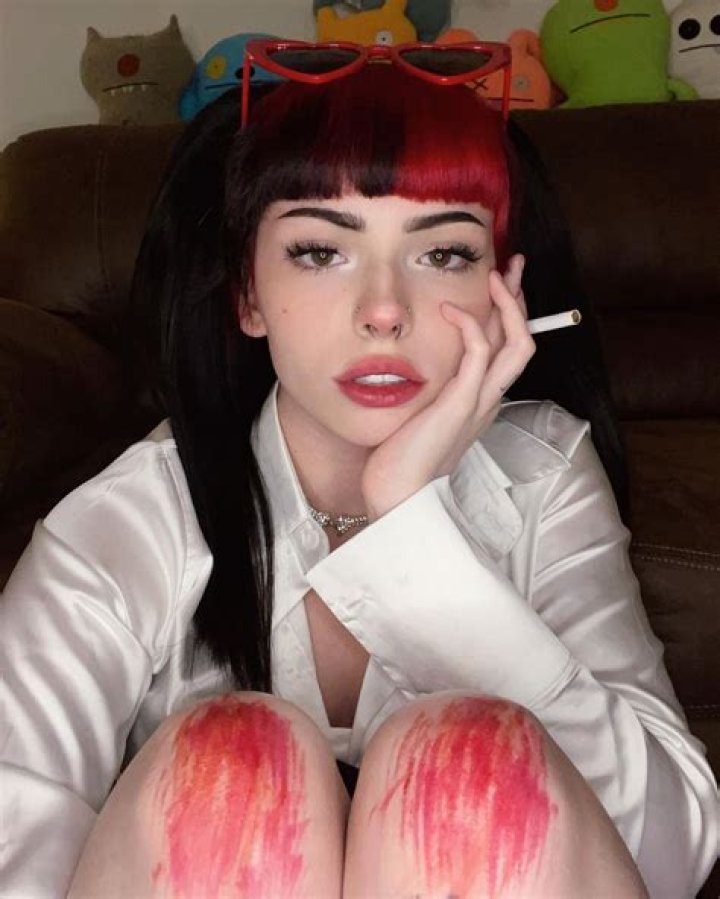 Emma Langevin (TikTok Star) - Age, Birthday, Bio, Facts, Family, Net Worth, Height & More