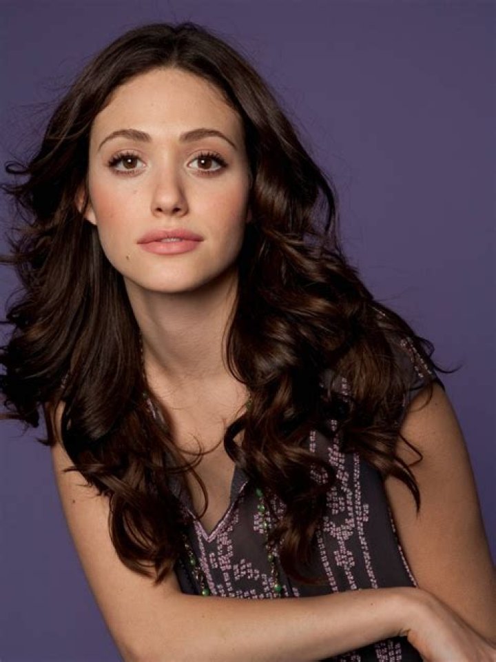 Emmy Rossum (TV Actress) - Age, Birthday, Bio, Facts, Family, Net Worth, Height & More