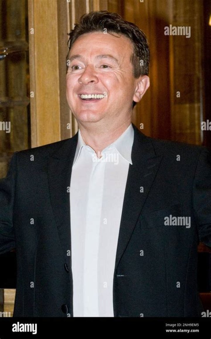 Enzo Ghinazzi biografía, edad, altura, esposo, net worth, familia