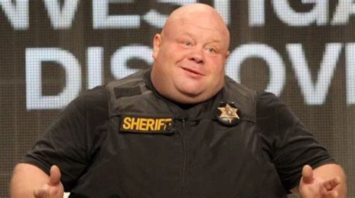 Eric Esch (Boxer) - Age, Birthday, Bio, Facts, Family, Net Worth, Height & More