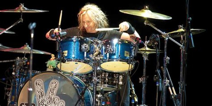 Eric Kretz (Drummer) - Age, Birthday, Bio, Facts, Family, Net Worth, Height & More