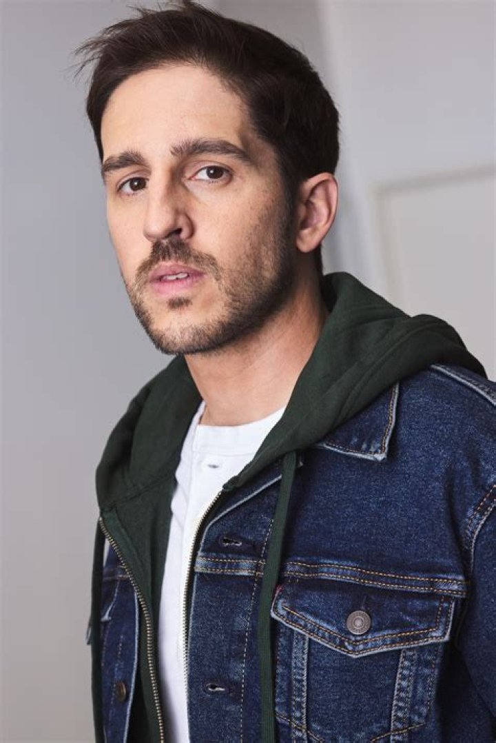 Eric Lloyd (Movie Actor) - Age, Birthday, Bio, Facts, Family, Net Worth, Height & More