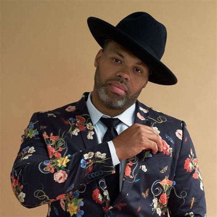 Eric Roberson Biography, Age, Height, Wife, Net Worth, Family