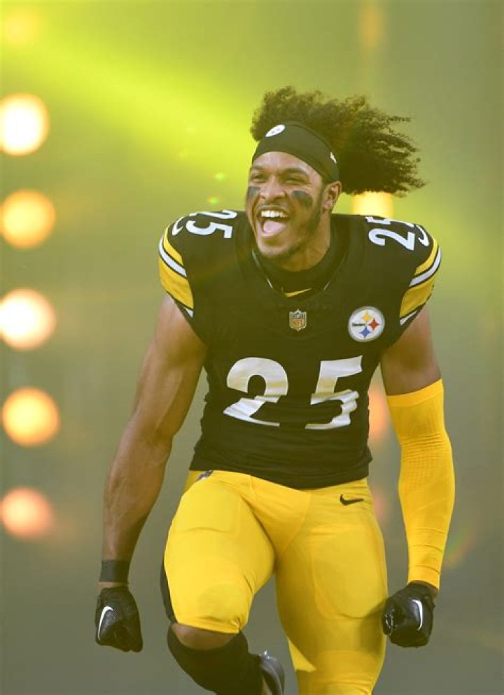 Eric Rowe Biography, Age, Height, Wife, Net Worth, Family