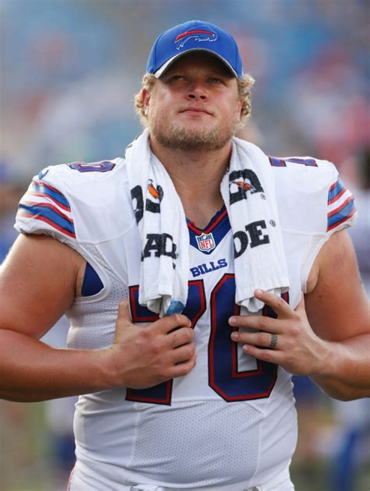 Eric Wood (Football Player) - Age, Birthday, Bio, Facts, Family, Net Worth, Height & More