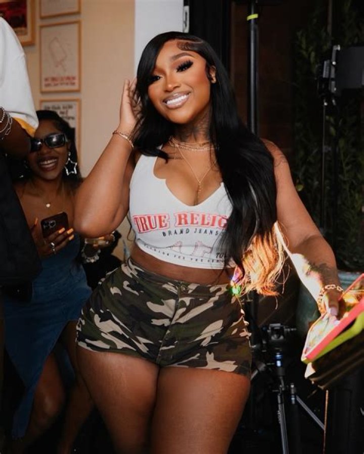 Erica Banks (Pop Singer) - Age, Birthday, Bio, Facts, Family, Net Worth, Height & More