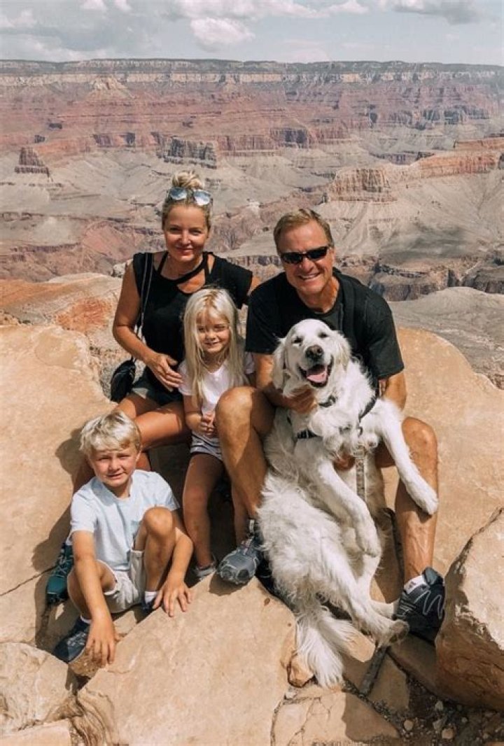 Erin Busbee (Blogger) - Age, Birthday, Bio, Facts, Family, Net Worth, Height & More