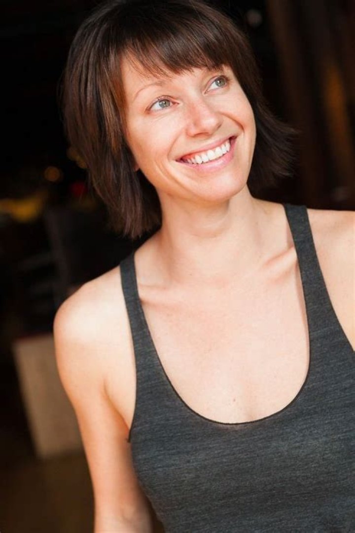 Erin Cebula (TV Show Host) - Age, Birthday, Bio, Facts, Family, Net Worth, Height & More