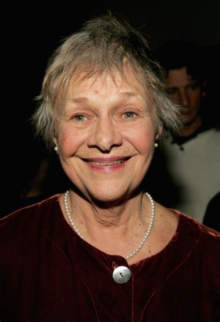 Estelle Height, Weight, Net Worth, Age, Birthday, Wikipedia, Who, Nationality, Biography
