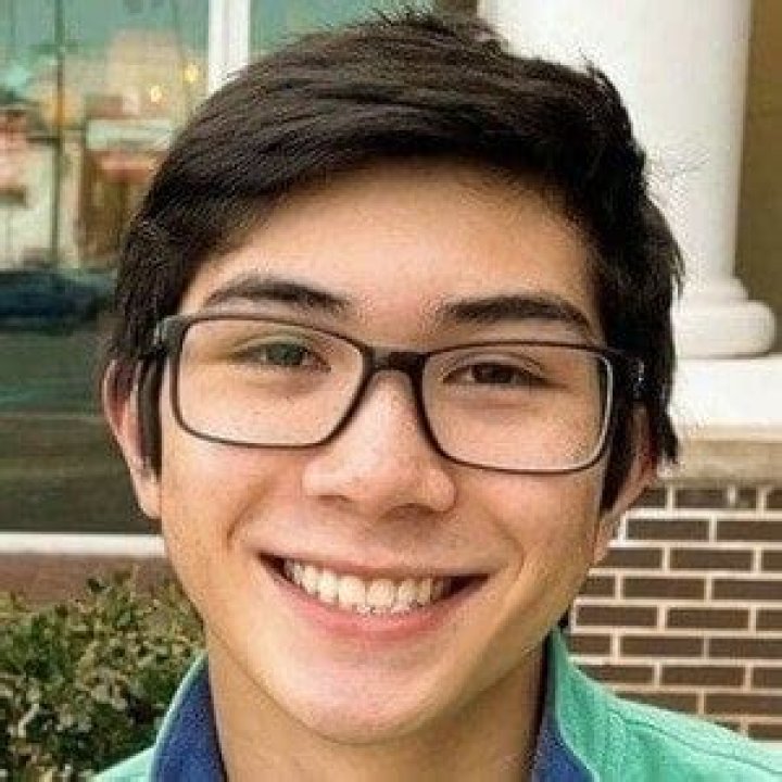 Ethan Kelly (TikTok Star) - Age, Birthday, Bio, Facts, Family, Net Worth, Height & More