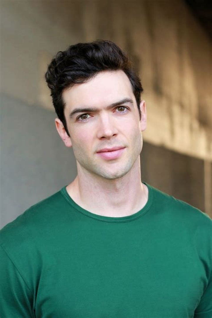Ethan Peck Biography, Age, Height, Wife, Net Worth, Family