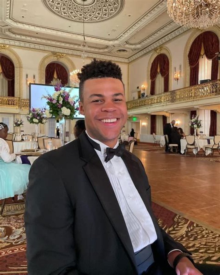 Evan Frazier Jr. (Family Member) - Age, Birthday, Bio, Facts, Family, Net Worth, Height & More