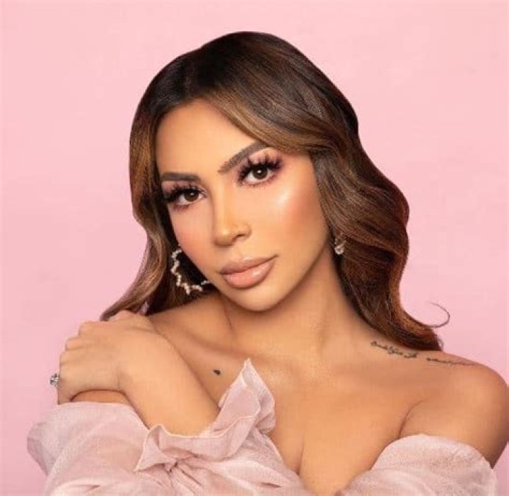 Evettexo (YouTube Star) - Age, Birthday, Bio, Facts, Family, Net Worth, Height & More