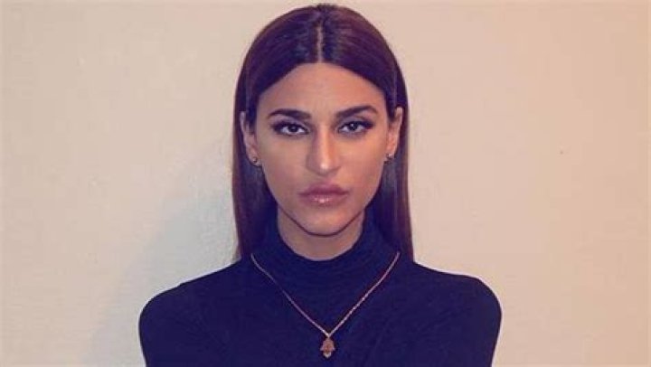 Faiza Rammuny (Instagram Star) - Age, Birthday, Bio, Facts, Family, Net Worth, Height & More