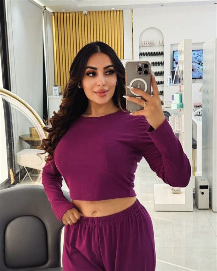 Farzana Naz Biography, Age, Height, Husband, Net Worth, Family