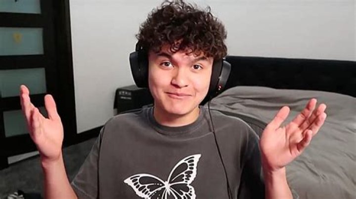 FaZe Jarvis (eSports Player) - Age, Birthday, Bio, Facts, Family, Net Worth, Height & More
