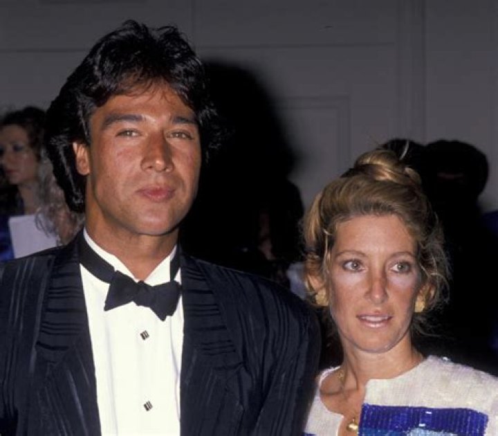 Fernando Allende (TV Actor) - Age, Birthday, Bio, Facts, Family, Net Worth, Height & More