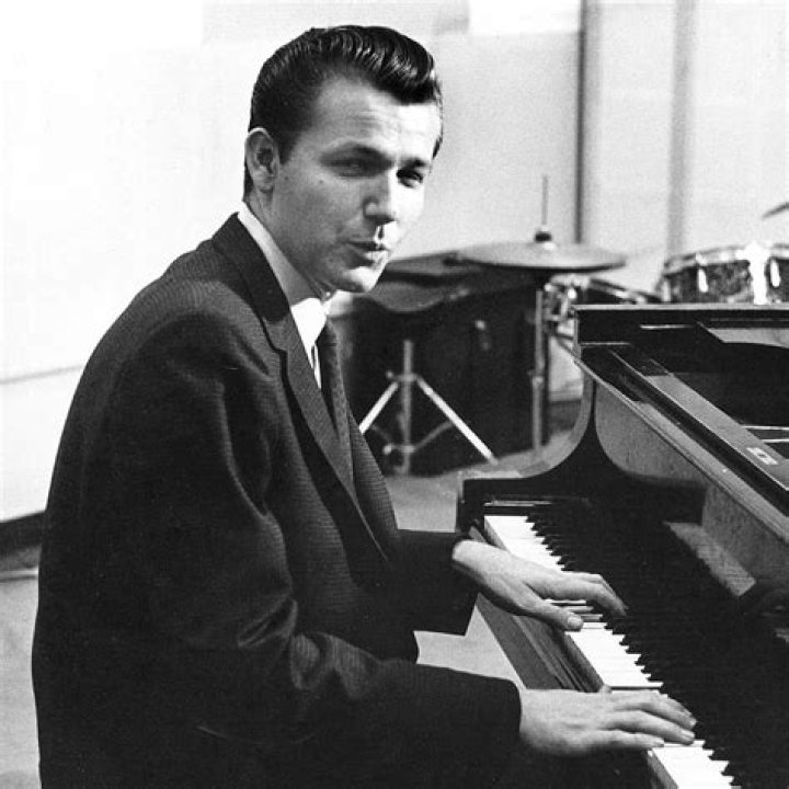 Floyd Cramer biografía, edad, altura, esposo, net worth, familia