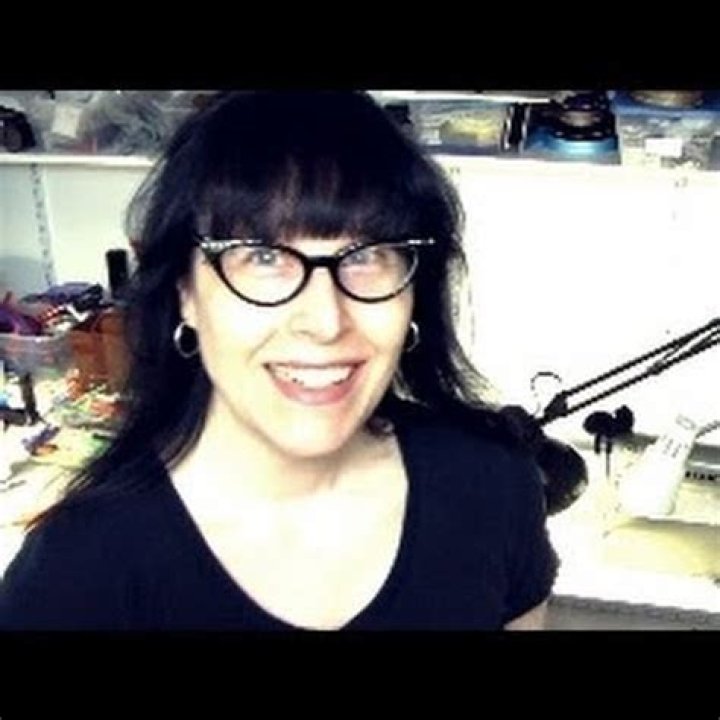 Fran Blanche (YouTube Star) - Age, Birthday, Bio, Facts, Family, Net Worth, Height & More