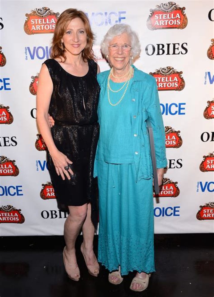 Frances Sternhagen biografía, edad, altura, esposa, net worth, familia