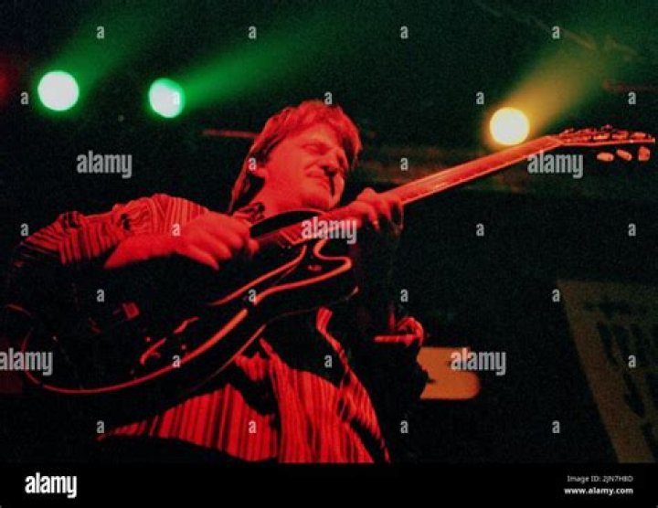 Frank Gambale (Guitarist) - Age, Birthday, Bio, Facts, Family, Net Worth, Height & More