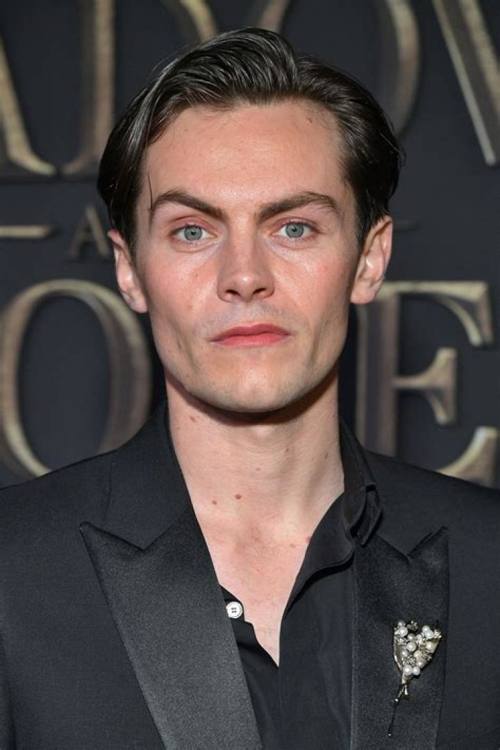 Freddy Carter (TV Actor) - Age, Birthday, Bio, Facts, Family, Net Worth, Height & More