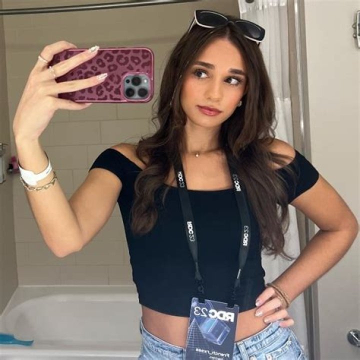 frenchrxses Age | Wiki, Net worth, Bio, Height, Boyfriend ?