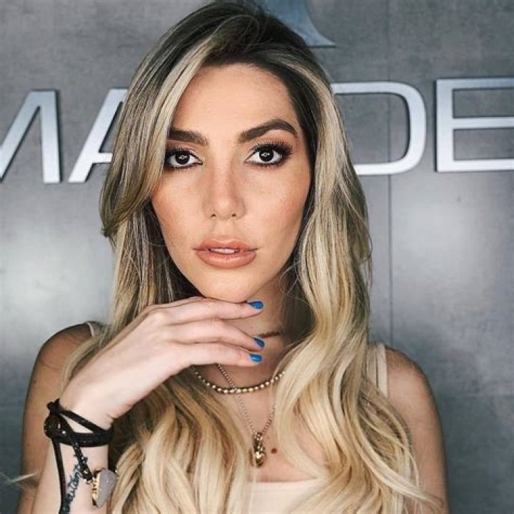 Frida Sofía (YouTube Star) - Age, Birthday, Bio, Facts, Family, Net Worth, Height & More