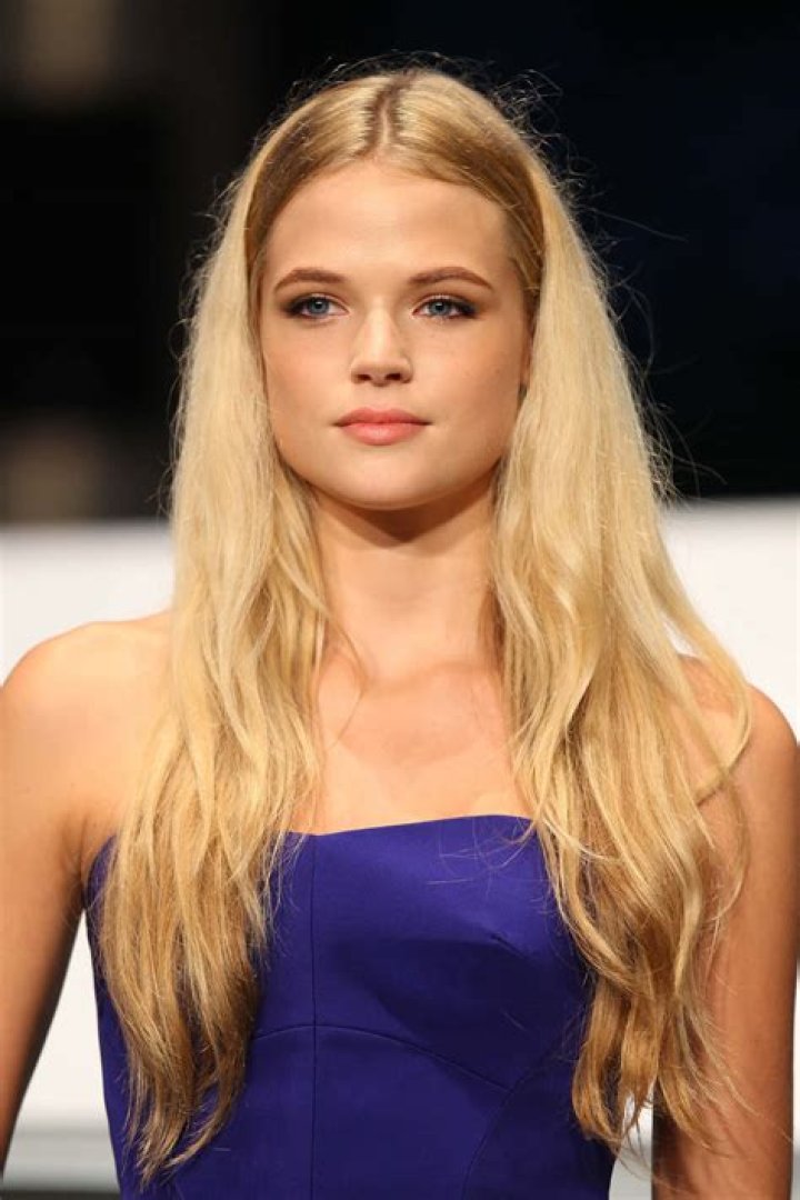 Gabriella Wilde Biography, Age, Height, Husband, Net Worth, Family