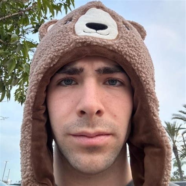 Garrett Casto (TikTok Star) - Age, Birthday, Bio, Facts, Family, Net Worth, Height & More