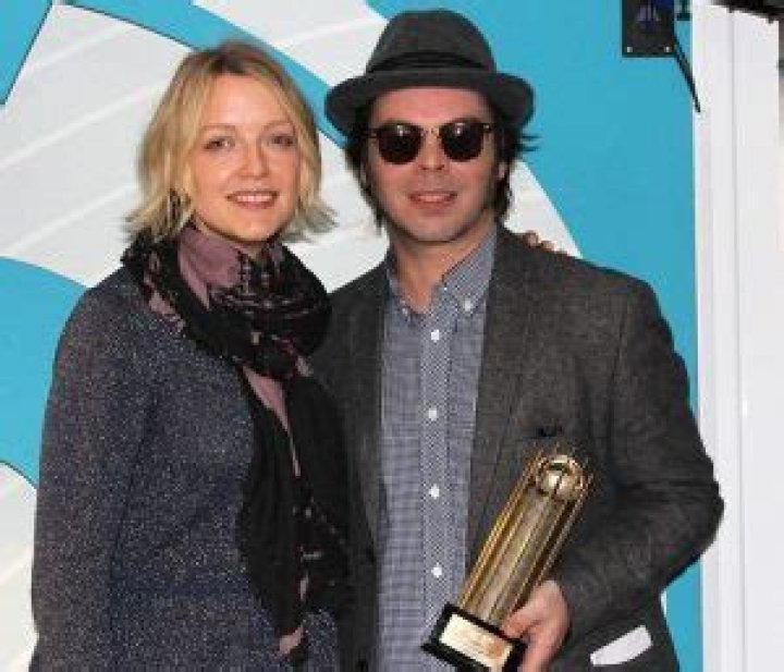 
Gaz Coombes Wife Who is Gaz Coombes Wife? 