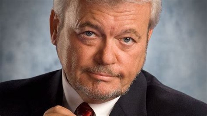 George Knapp biografía, edad, altura, esposo, net worth, familia