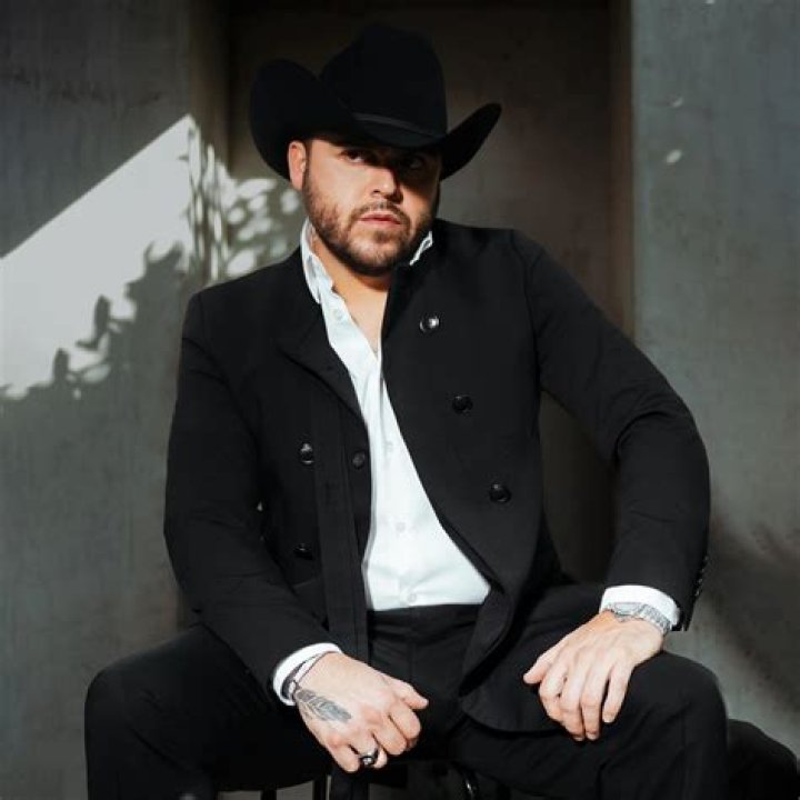Gerardo Ortiz Biography, Age, Height, Wife, Net Worth, Family