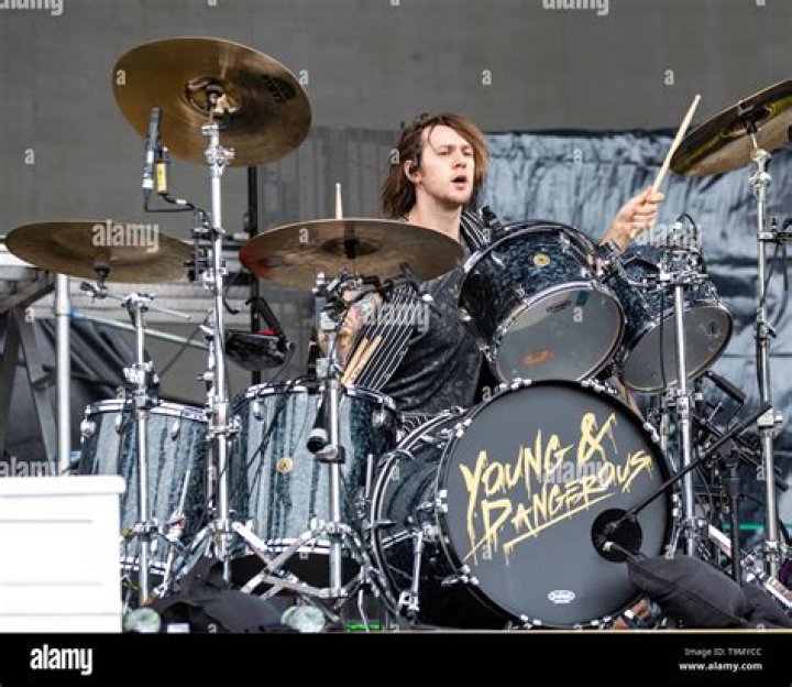 Gethin Davies (Drummer) - Age, Birthday, Bio, Facts, Family, Net Worth, Height & More
