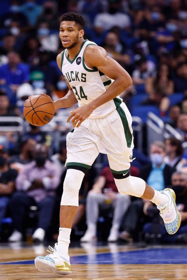 Giannis Antetokounmpo (Basketball Player) - Age, Birthday, Bio, Facts, Family, Net Worth, Height & More