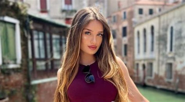 Giulia Corrado Height, Weight, Net Worth, Age, Birthday, Wikipedia, Who, Nationality, Biography