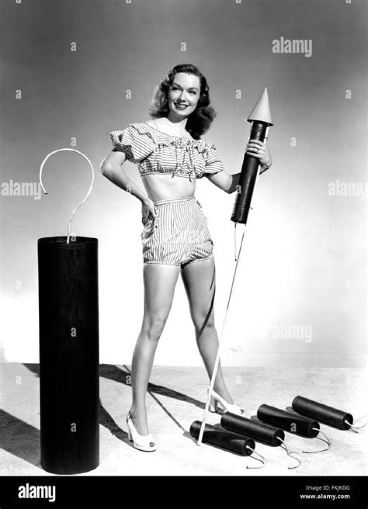 Gloria Henry (TV Actress) - Age, Birthday, Bio, Facts, Family, Net Worth, Height & More